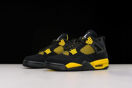 Nike Air Jordan 4 Retro Thunder